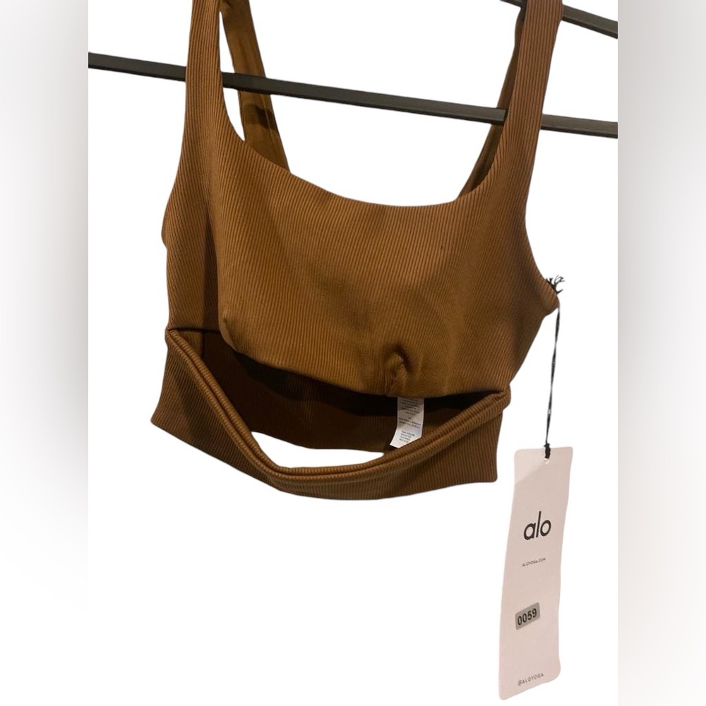 NWT Alo Yoga sports bra Size XS - Picture 2 of 5